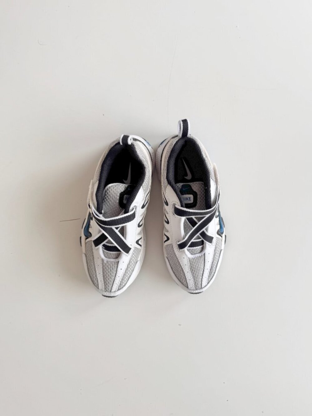 NIB Kids' NIKE T-Run Alt 2 White Grey Blue Sneakers, Size 11C - Picture 2 of 12